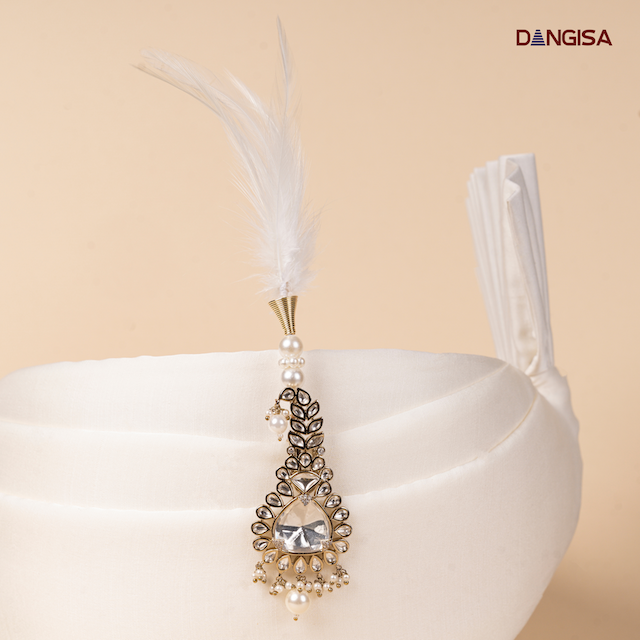 The Ivory Teardrop Safa Brooch