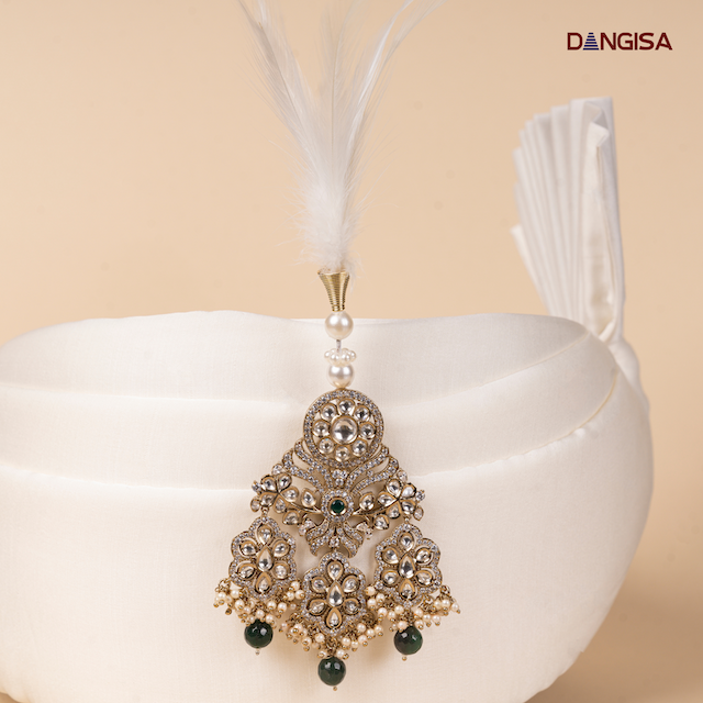 The Emerald Chandelier Safa Brooch
