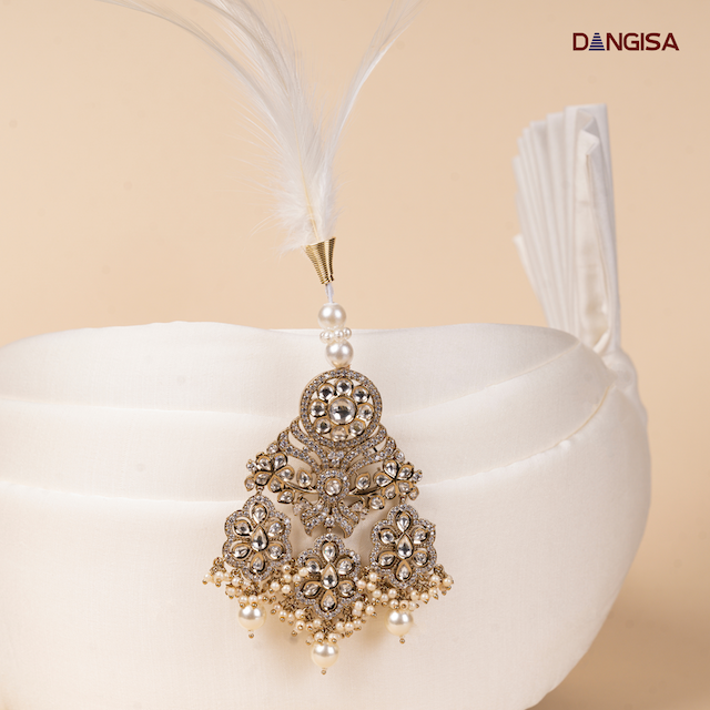 The Royal Chandelier Safa Brooch