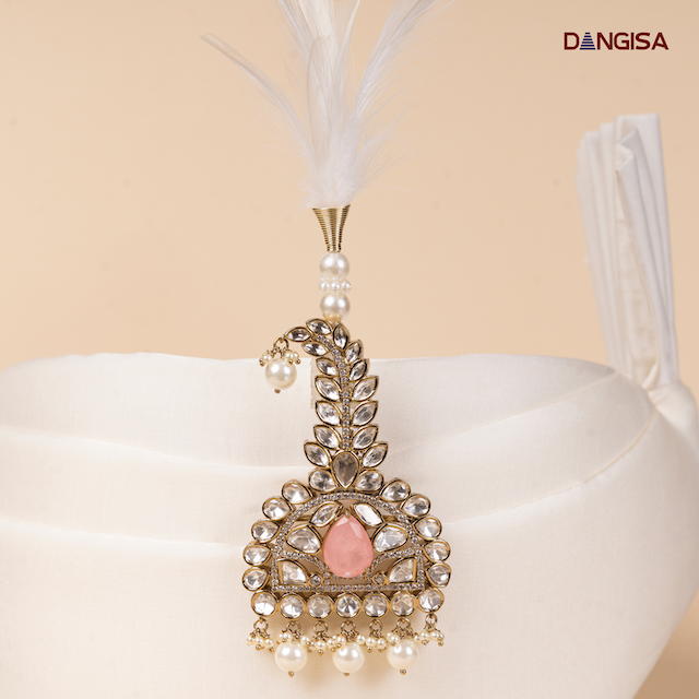 The Blush Crest Pearl Safa Brooch