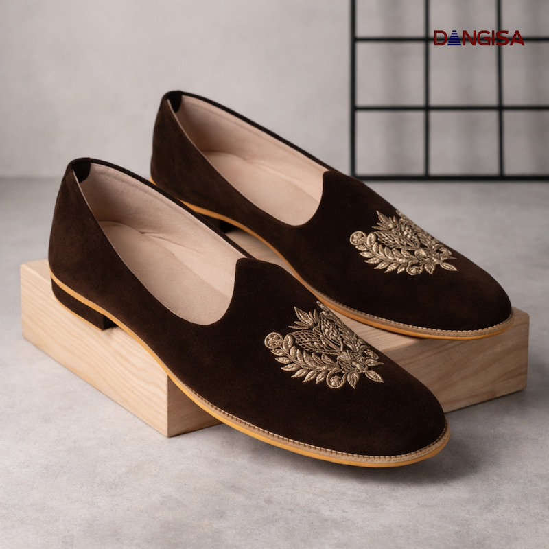 The Royal Mocha Crest Mojari