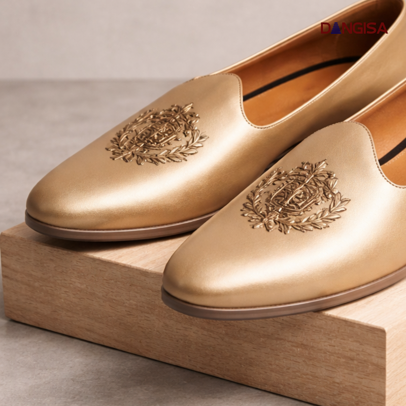 The Imperial Gold Crest Mojari