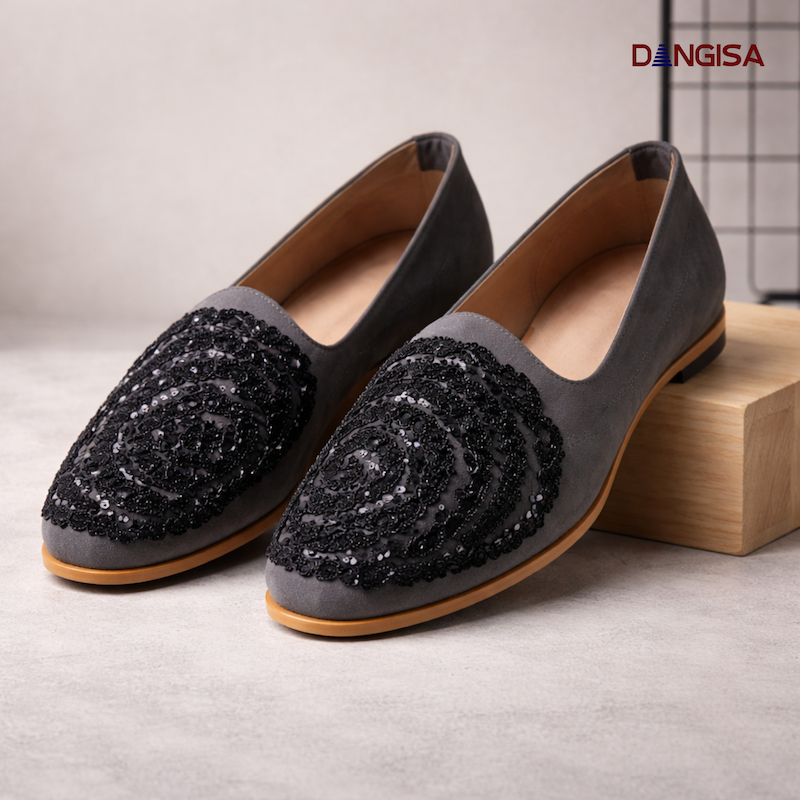 The Midnight Noir Embellished Mojari