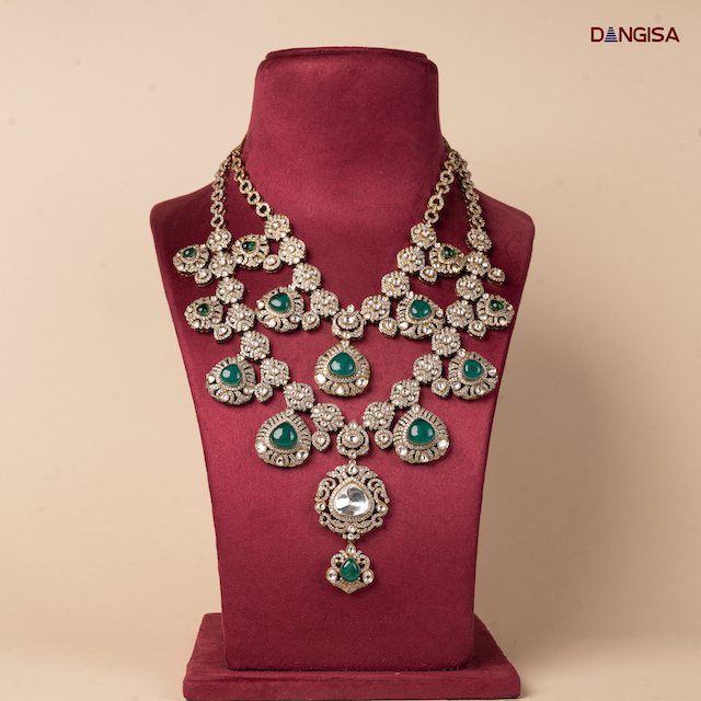 The Grand Heritage Emerald Bib Maala