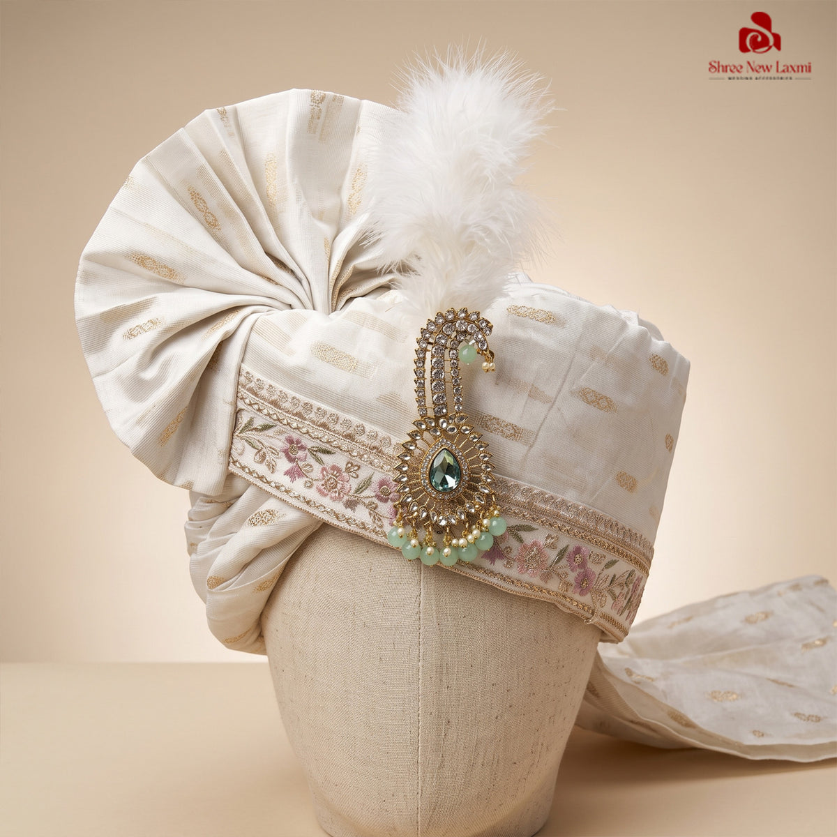 The White Hand-Tied Safa Safa with Diamond Brooch